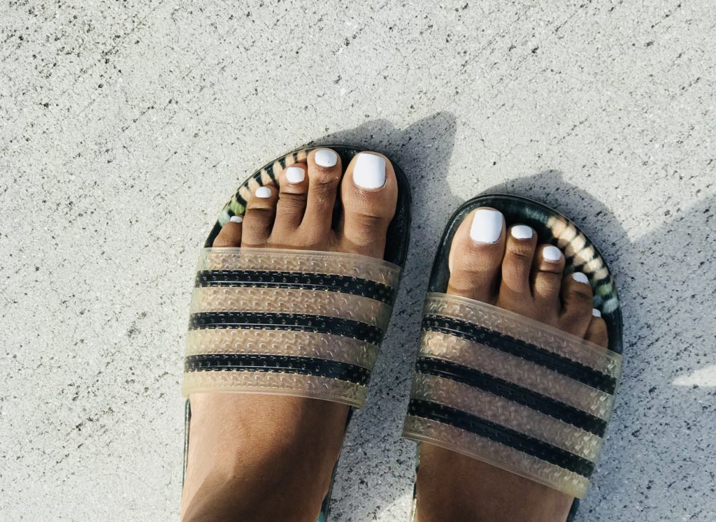 white nail polish design toes